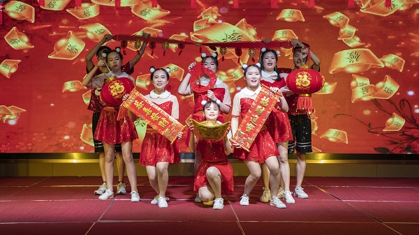 “勵行致遠，共建未來” ——康利石材集團2020年新春聯(lián)歡晚會圓滿落幕